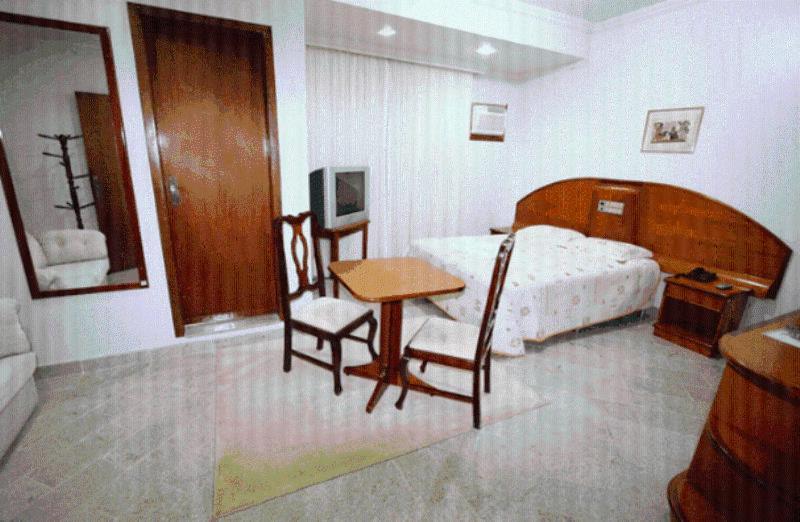Cristal Executive Hotel Francisco Beltrão 部屋 写真